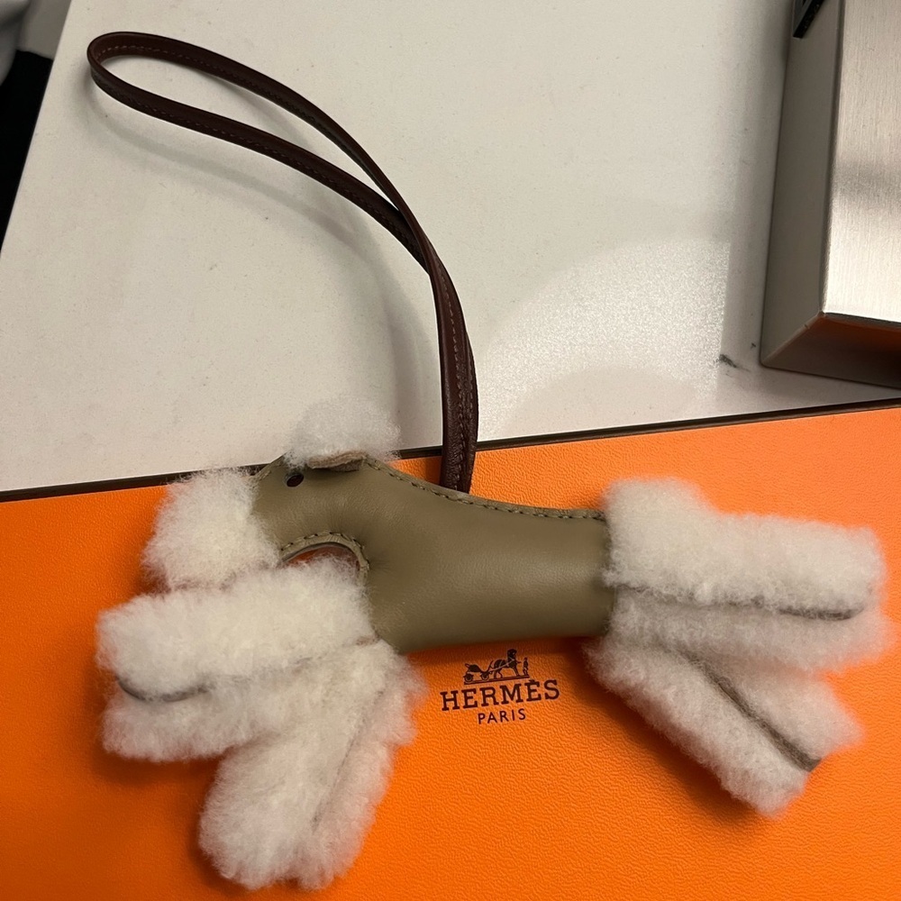 Nib Hermes Budy Bag Charm Etoupe